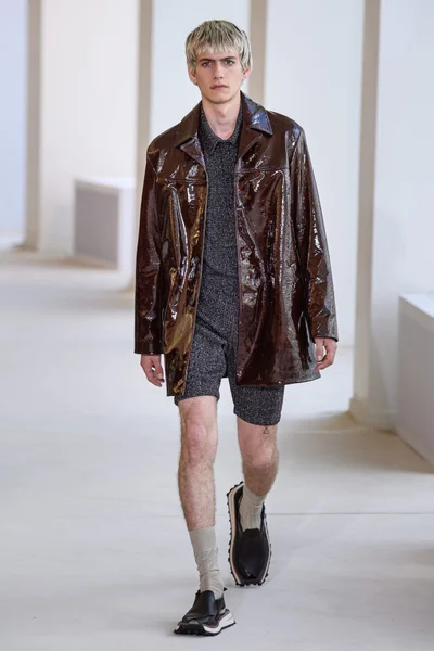 Look 14